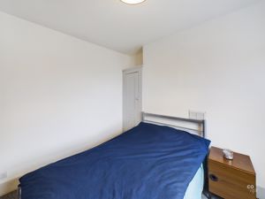 bed - click for photo gallery